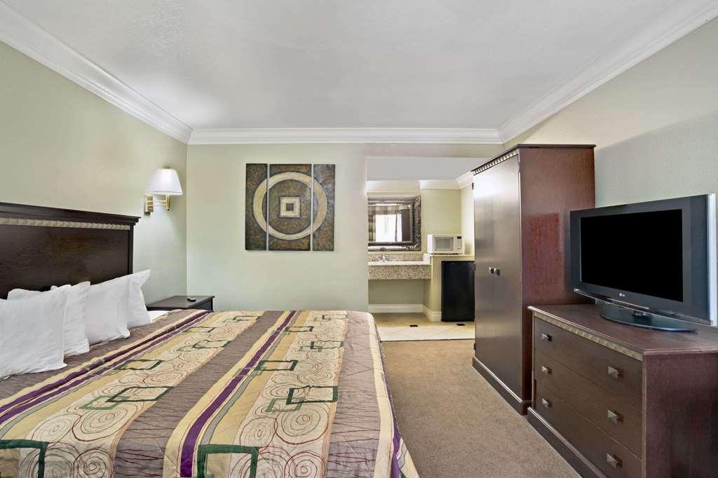 Baymont By Wyndham College Park Atlanta Airport South Hotel Exterior foto