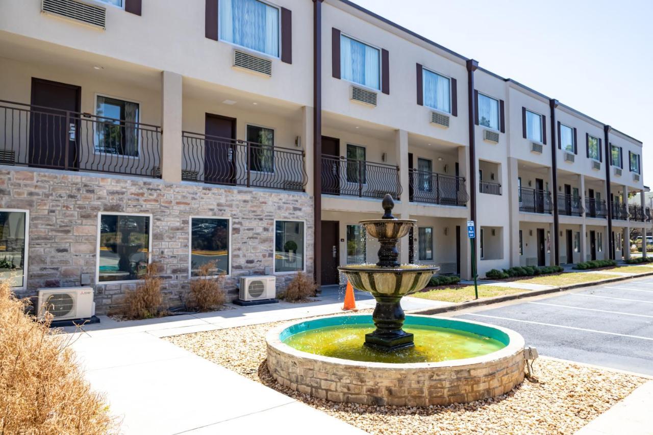 Baymont By Wyndham College Park Atlanta Airport South Hotel Exterior foto