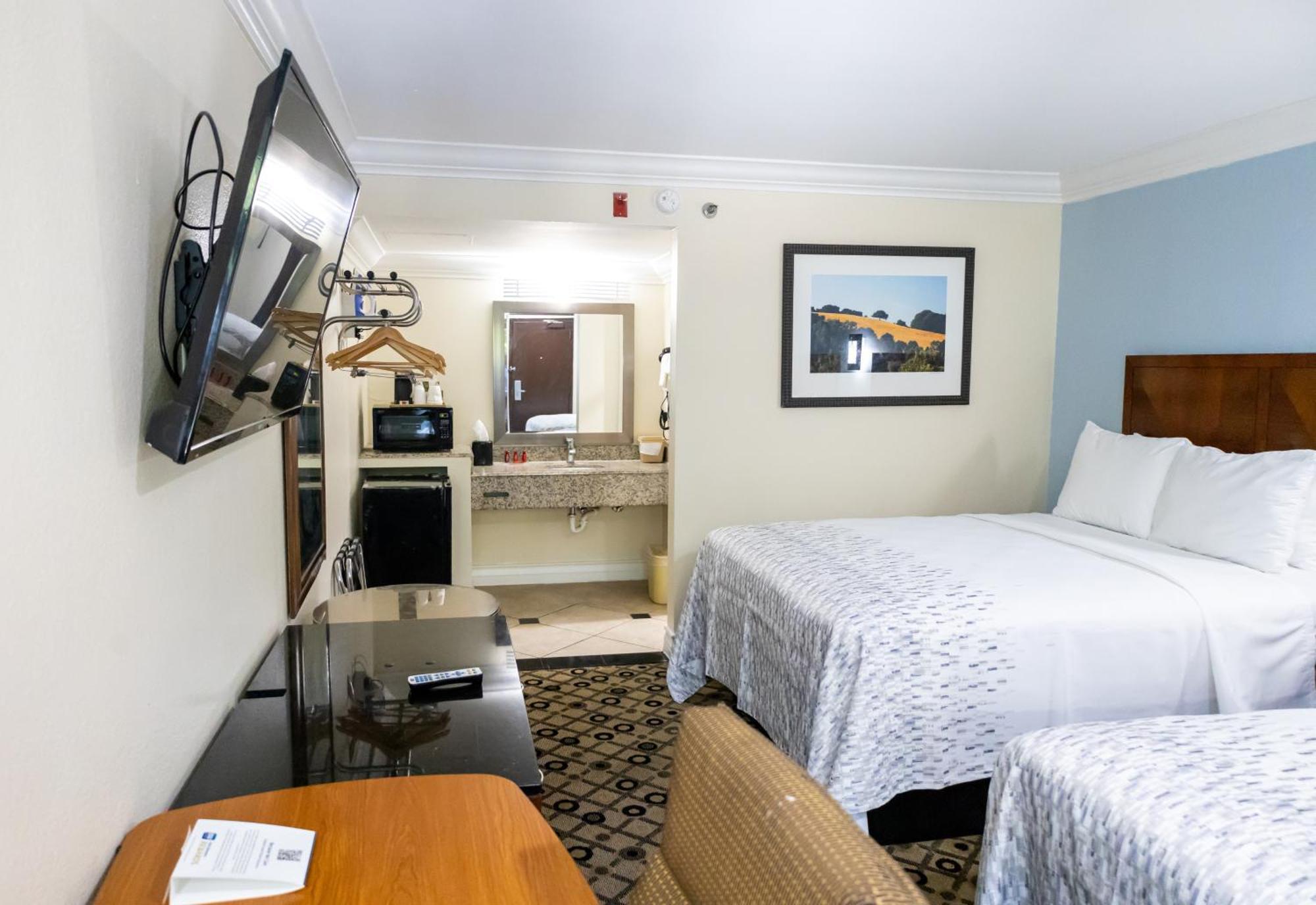 Baymont By Wyndham College Park Atlanta Airport South Hotel Exterior foto